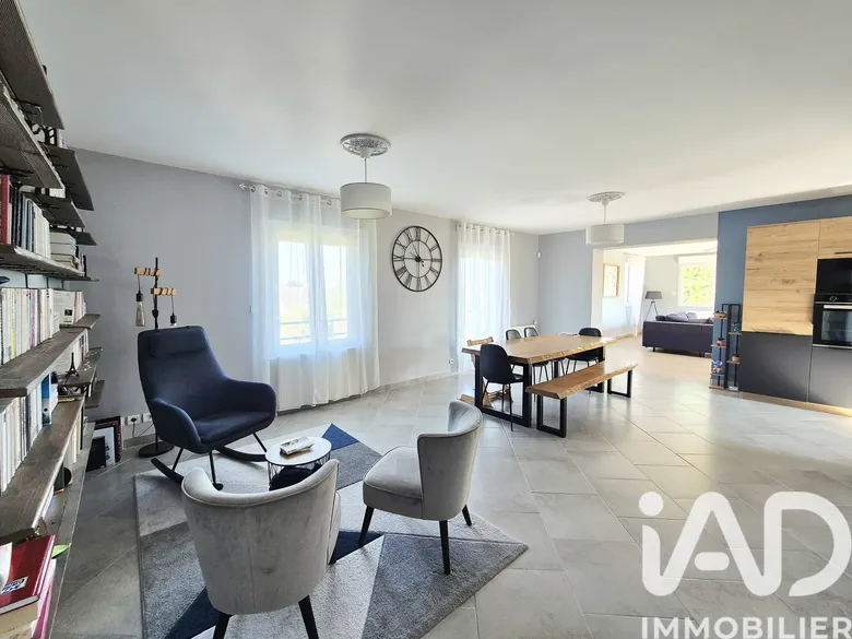 Maison 6 pièces 145 m² · à Montlouis-sur-Loire · 145 m² · 344 000 €