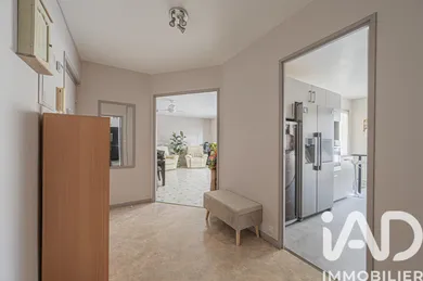Apartment in Courbevoie (92400)
