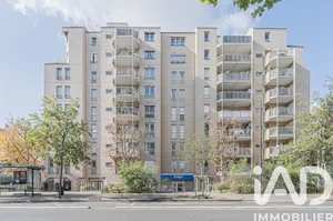 Apartment in Courbevoie (92400)