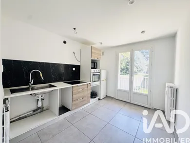 Apartment in Saint-Étienne (42100)