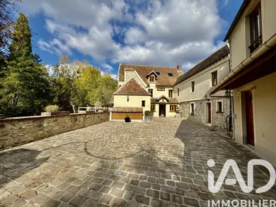 Commercial walls in Varennes-Jarcy (91480)