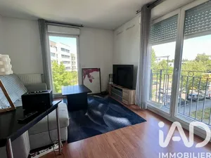 Apartment in Bordeaux (33300)