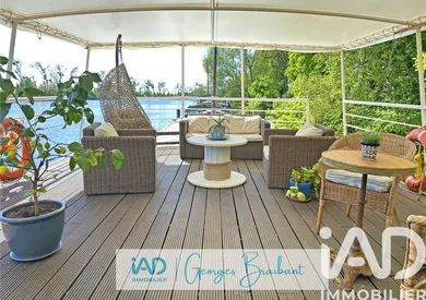 Barge in Conflans-Sainte-Honorine (78700)