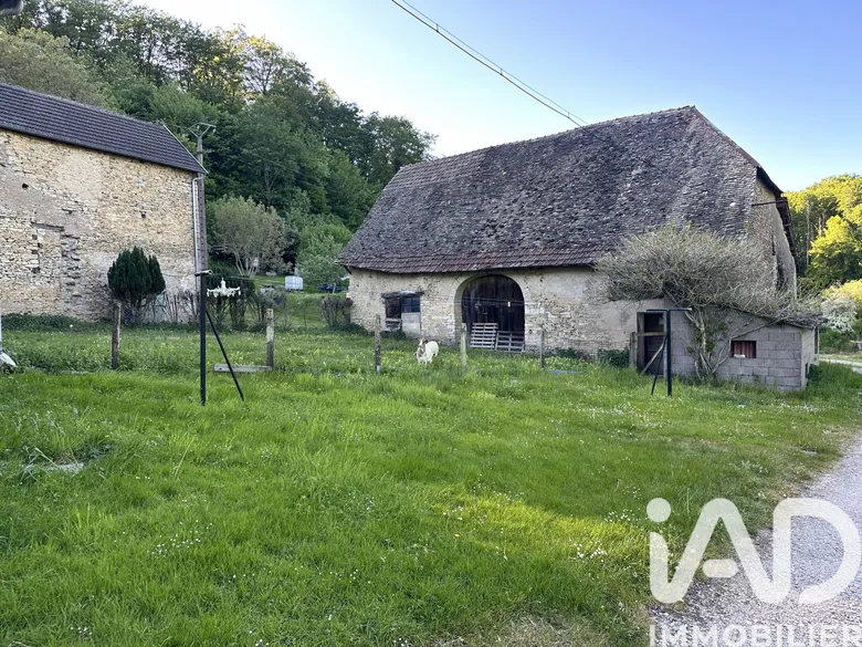 Maison 6 pièces 197 m² · à La Tour de Scay · 196,6 m² · 210 000 €