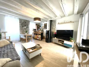 Townhouse in Pommeuse (77515)