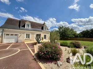 Maison traditionnelle à Saint-Antoine-du-Rocher (37360)