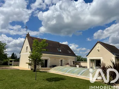 Maison traditionnelle à Saint-Antoine-du-Rocher (37360)