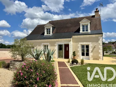 Maison traditionnelle à Saint-Antoine-du-Rocher (37360)
