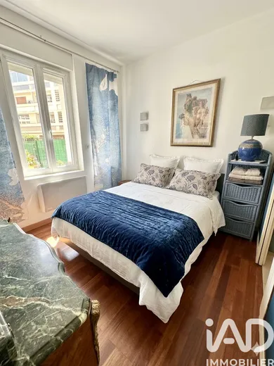 Apartment in Hyères (83400)