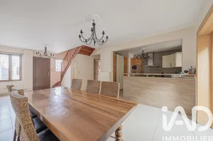 Maison traditionnelle à Montfermeil (93370)