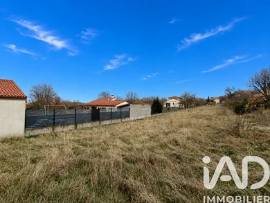 Terrain à Mur-sur-Allier (63115)