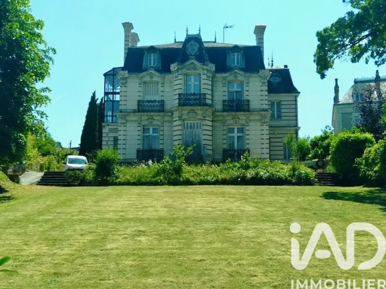 Maison 12 pièces 336 m² · à Montval-sur-Loir · 336 m² · 399 500 €