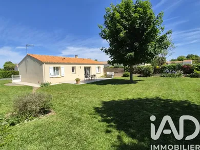 Maison à Aigondigné (79370)