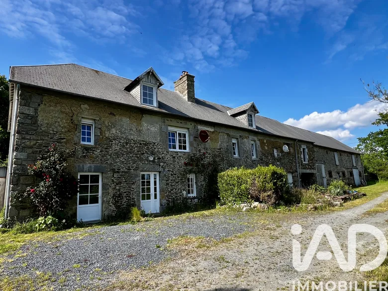 Maison 8 pièces 167 m² · à Montpinchon · 167 m² · 153 500 €