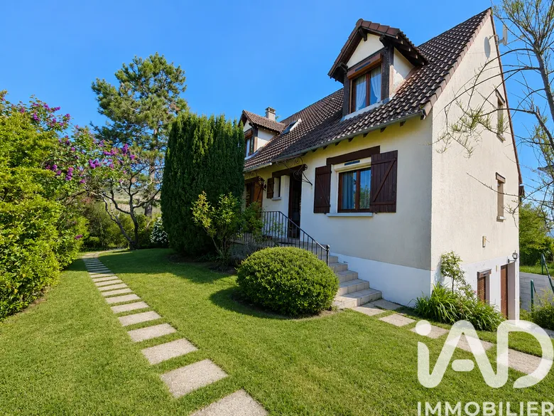 Maison 5 pièces 125 m² · à Jussy · 125 m² · 242 000 €