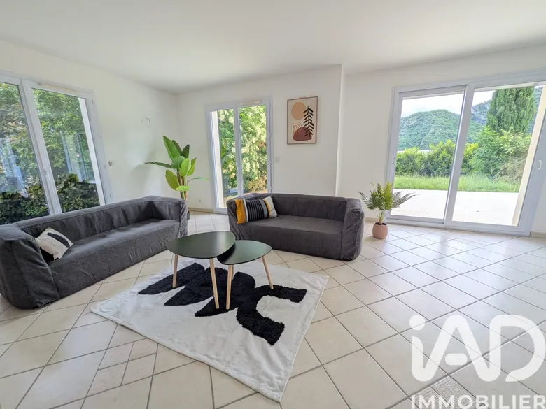 Maison 6 pièces 145 m² · à Saint-Paul-de-Varces · 145 m² · 529 000 €