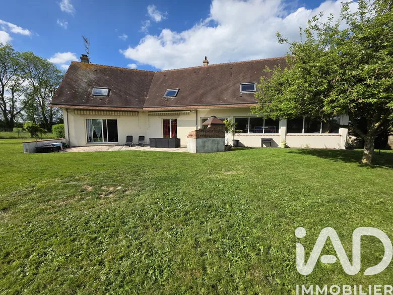 Maison 8 pièces 215 m² · à Villers-Bocage · 215 m² · 363 000 €