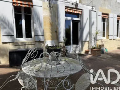 Mansion in Le Verdon-sur-Mer (33123)