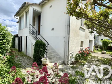 Village house in Coulon (79510)