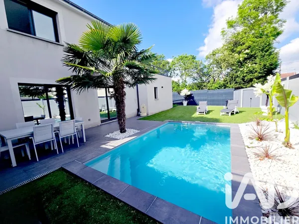 Vente maison à Orléans (45000) : maison de ville 7 pièces 117 m² — 2