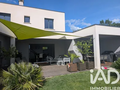 Architectural house in Montélimar (26200)