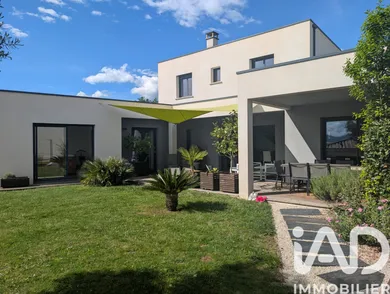 Architectural house in Montélimar (26200)