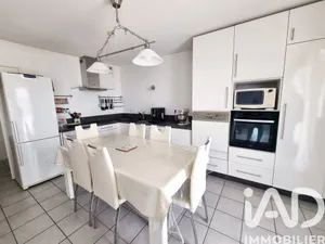 Apartment in Grenoble (38100)