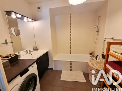 Apartment in Grenoble (38100)