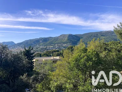 Apartment in Toulon (83000)