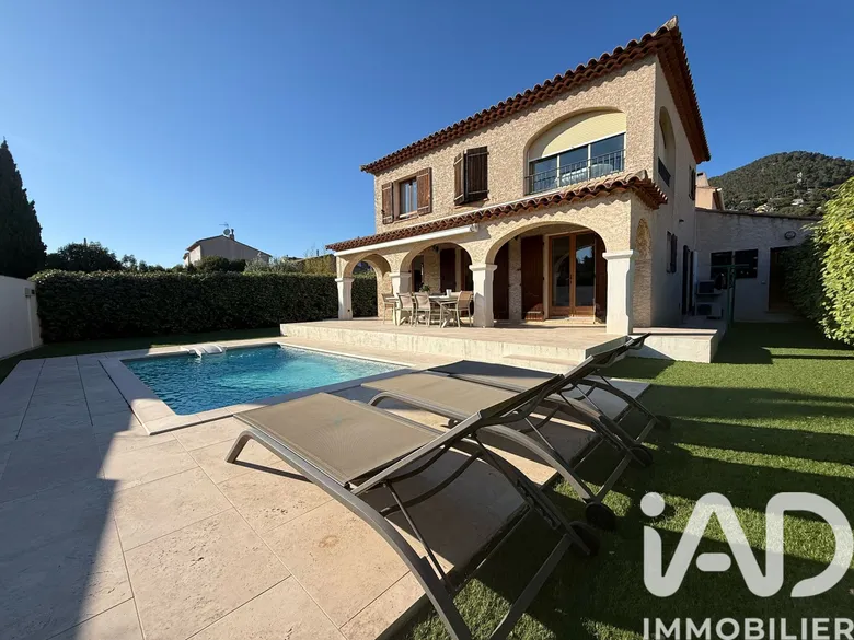 Maison 6 pièces 133 m² · à Carqueiranne · 133 m² · 790 000 €