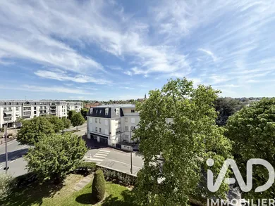 Apartment in Le Chesnay (78150)