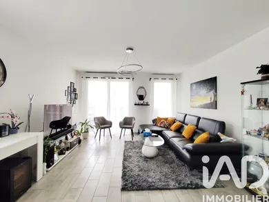 Apartment in Les Ulis (91940)
