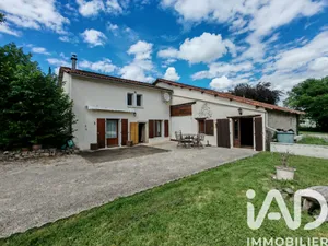 House in Saint Macoux (86400)
