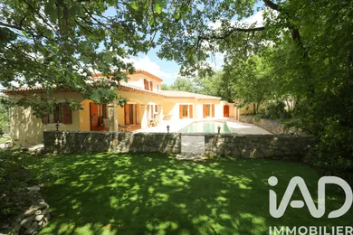 Maison d'architecte à Néoules (83136)