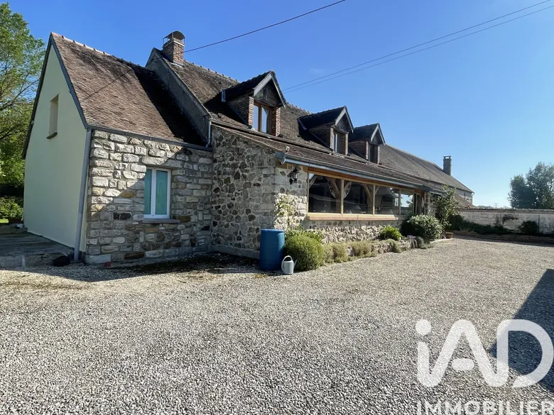 Maison 7 pièces 208 m² · à Saint-Valérien · 208 m² · 360 000 €