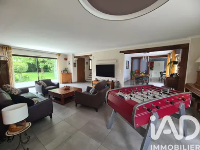 Maison d'architecte à Yvré-l'Évêque (72530)