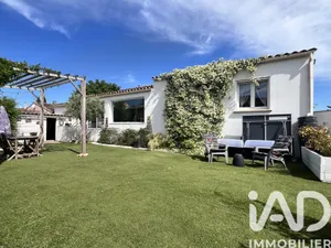 House in Camaret-sur-Aigues (84850)