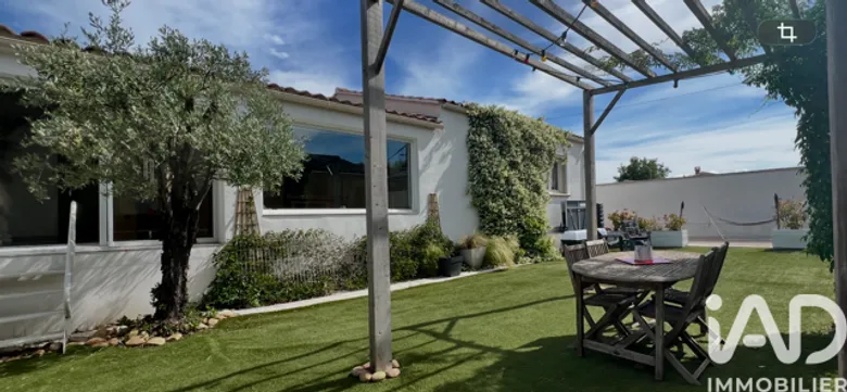 Maison 5 pièces 99 m² · à Camaret-sur-Aigues · 99 m² · 328 000 €