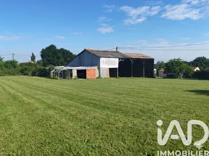 Terrain à Essarts-en-Bocage (85140)