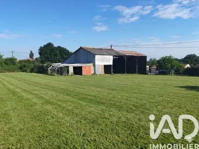 Terrain à Essarts-en-Bocage (85140)