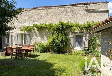 Maison de campagne à Ambérac (16140)