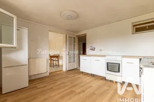 Apartment in La Ville-du-Bois (91620)