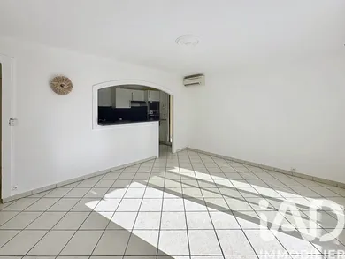 Apartment in Bandol (83150)