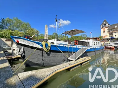 Barge in Cergy (95000)