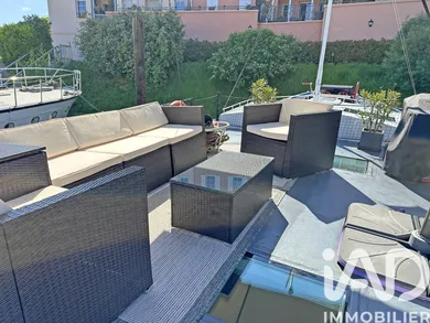 Barge in Cergy (95000)