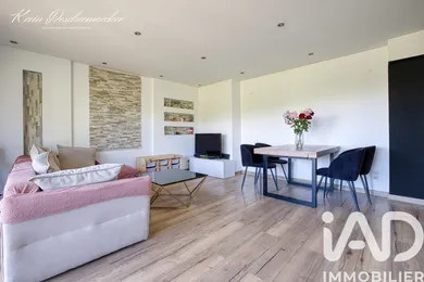 Apartment in Péron (01630)