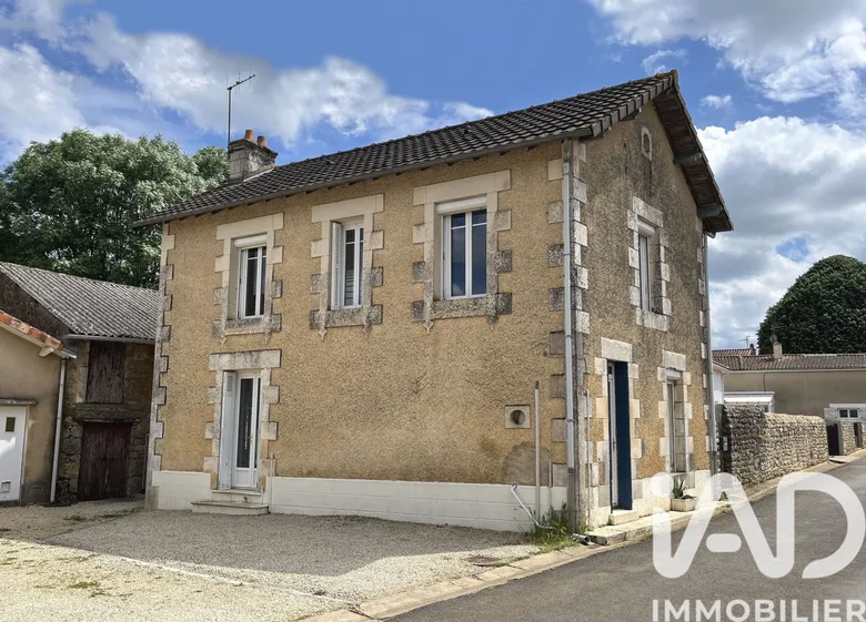 Maison 4 pièces 87 m² · à Roches-Prémarie-Andillé · 87 m² · 168 500 €