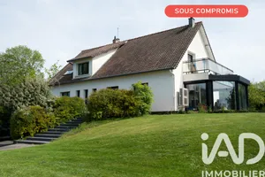 Traditional house in Saint-Fuscien (80680)