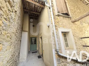 Maison de village à Saint-Marcel-de-Careiret (30330)