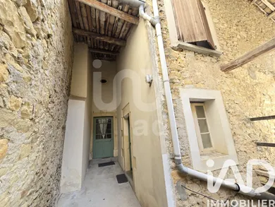 Maison de village à Saint-Marcel-de-Careiret (30330)